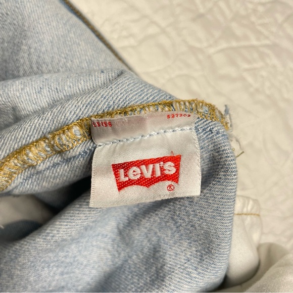 Levi’s 501 Shorts High Waist Raw Hem Faded Blue Size 32 100% Cotton Button Fly - Picture 4 of 16